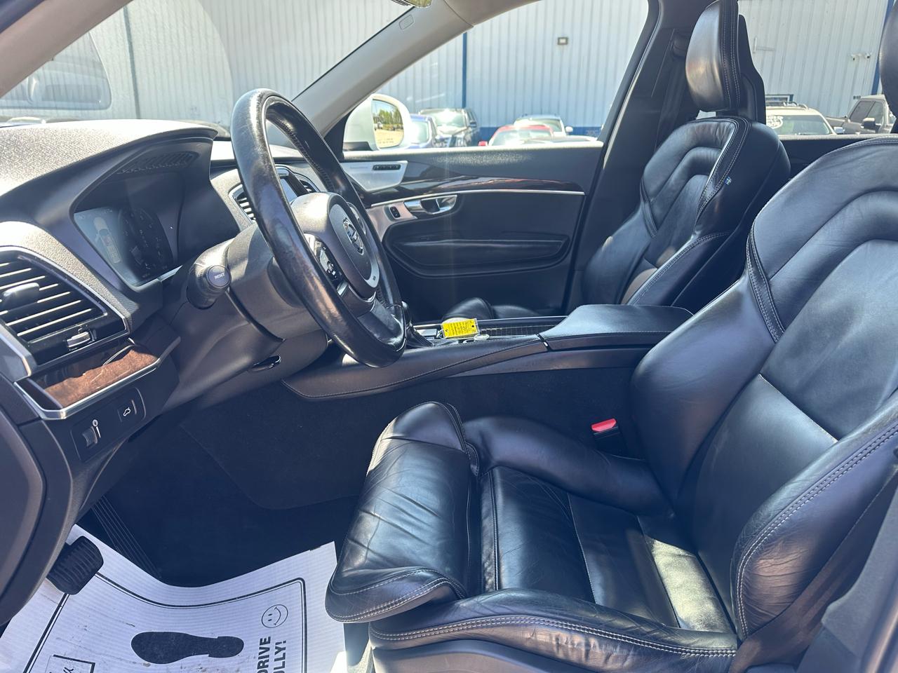 Volvo XC90 T6 - Momentum 4D SUV AWD 2017