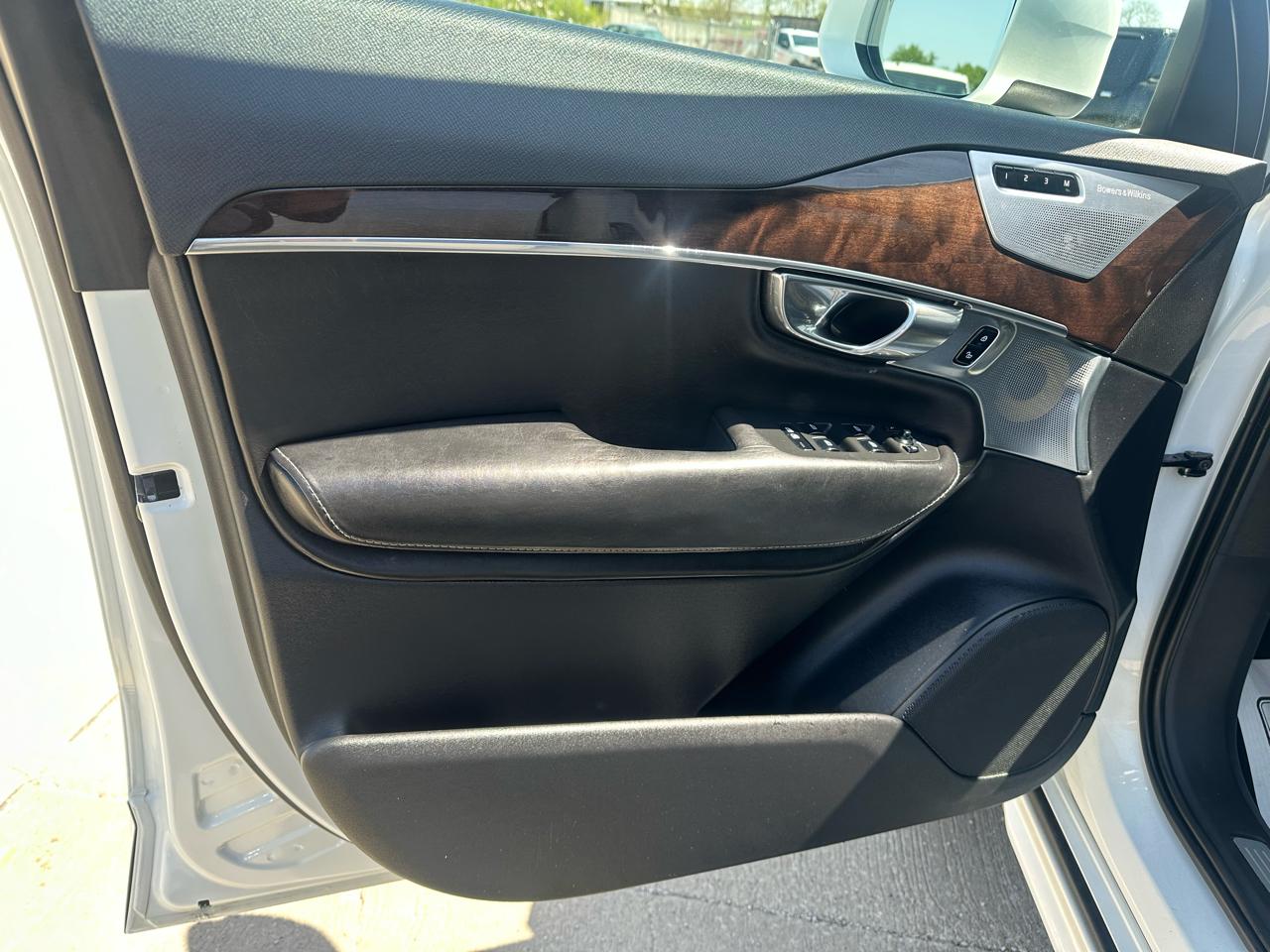 Volvo XC90 T6 - Momentum 4D SUV AWD 2017