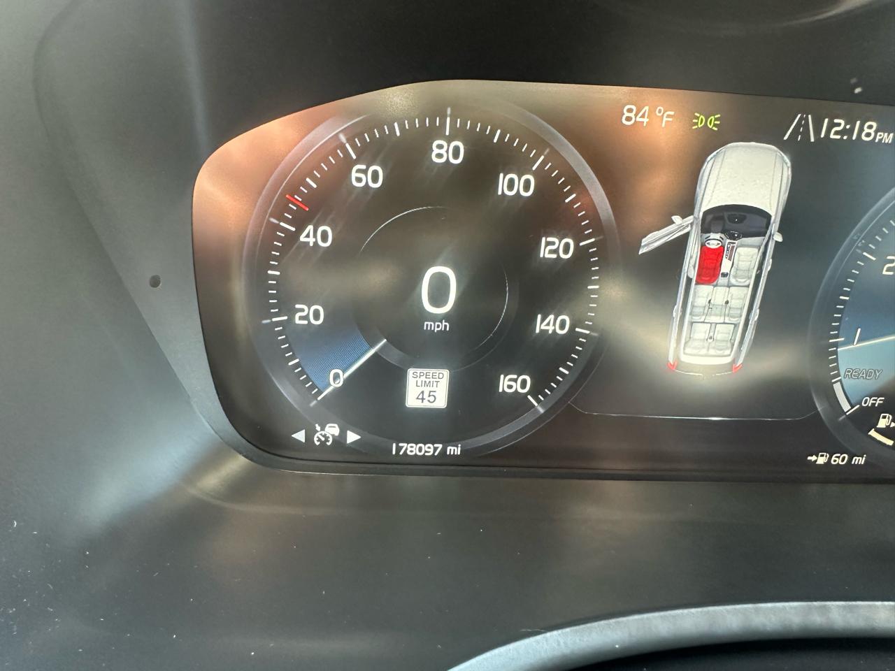 Volvo XC90 T6 - Momentum 4D SUV AWD 2017