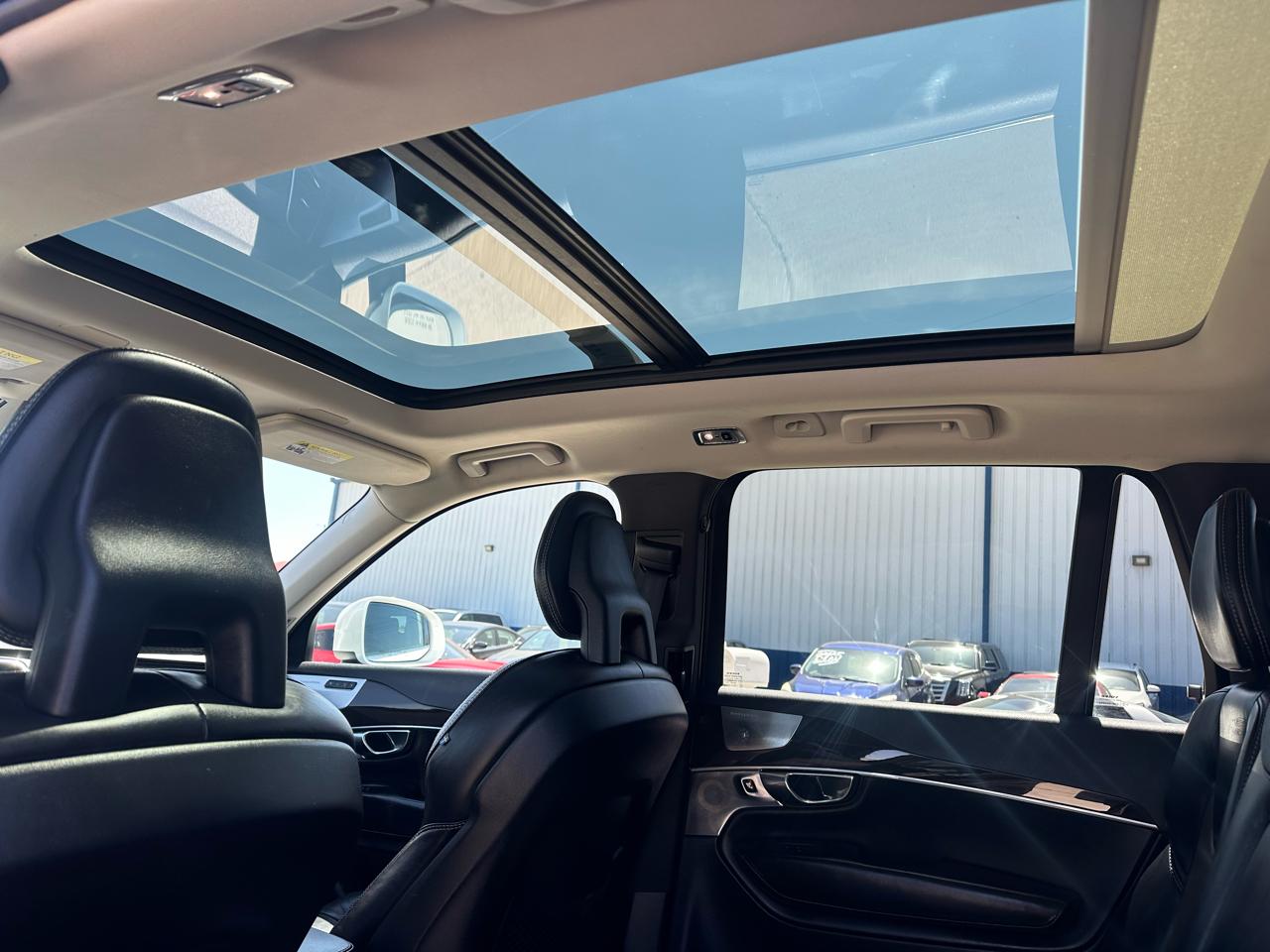 Volvo XC90 T6 - Momentum 4D SUV AWD 2017