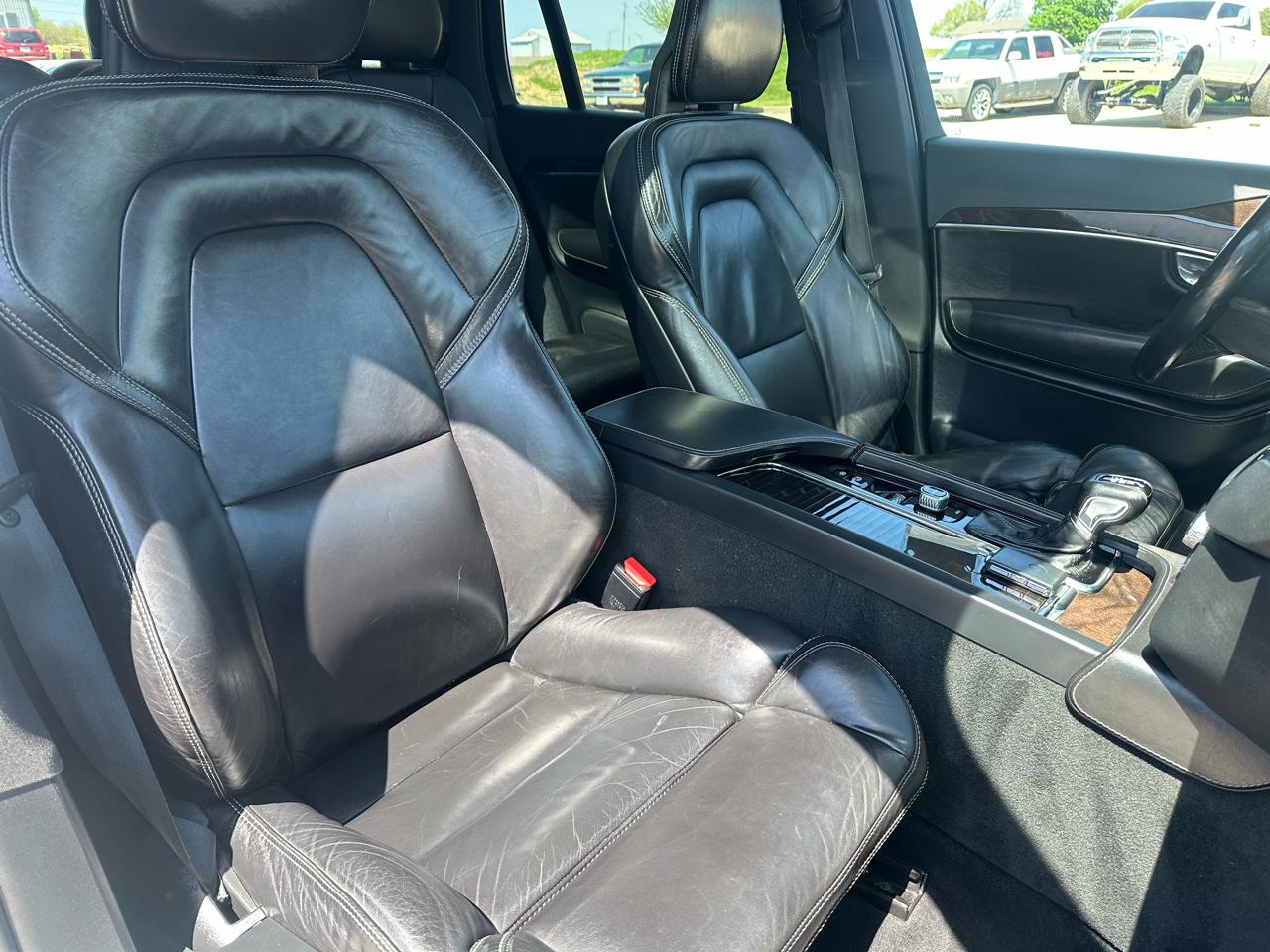 Volvo XC90 T6 - Momentum 4D SUV AWD 2017