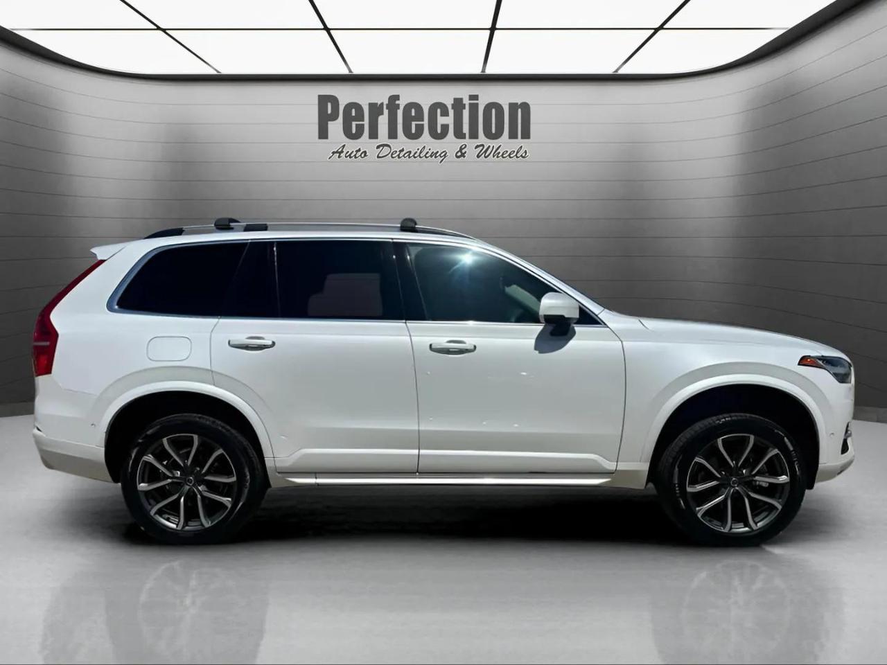 Volvo XC90 T6 - Momentum 4D SUV AWD 2017