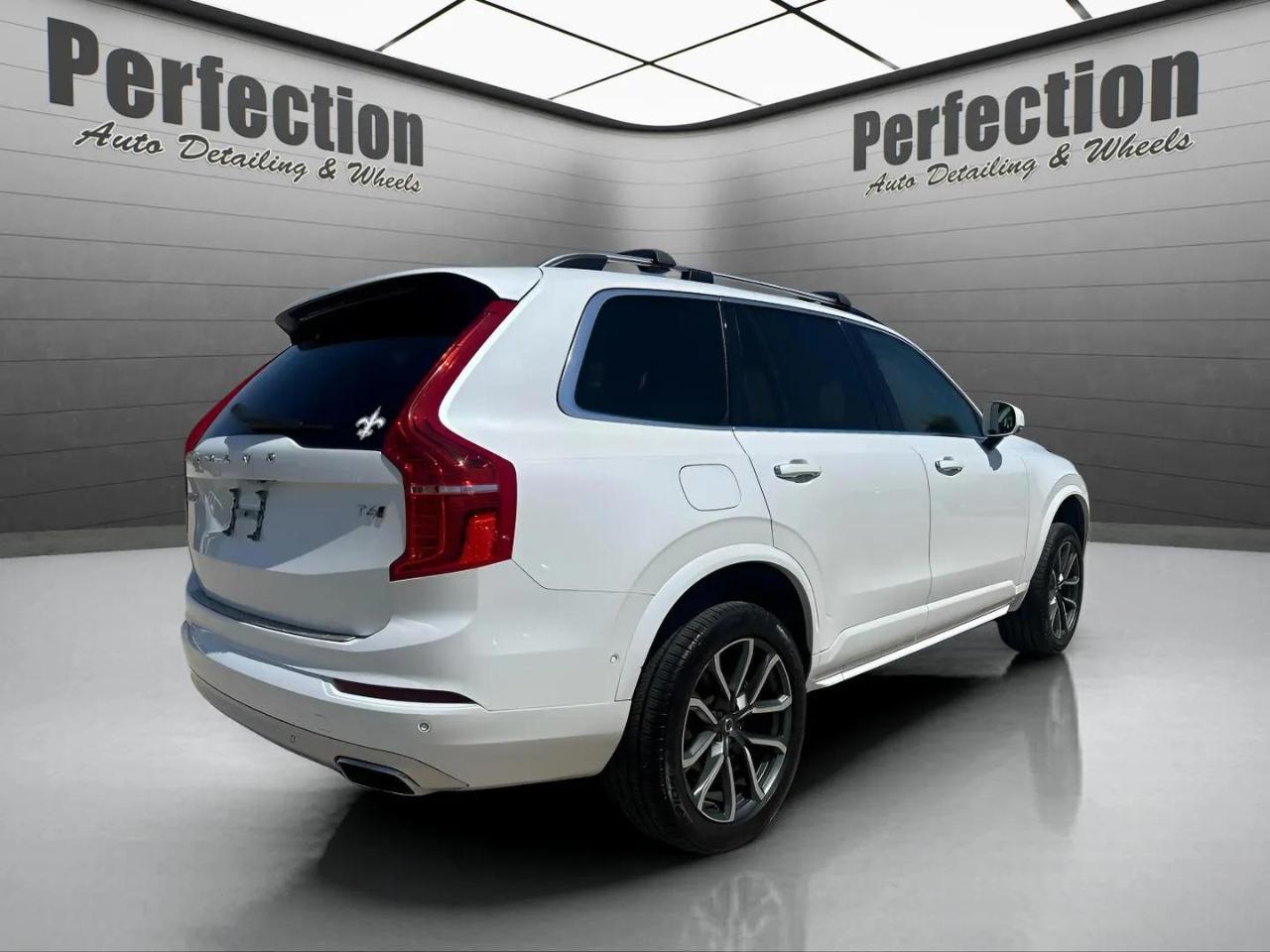 Volvo XC90 T6 - Momentum 4D SUV AWD 2017