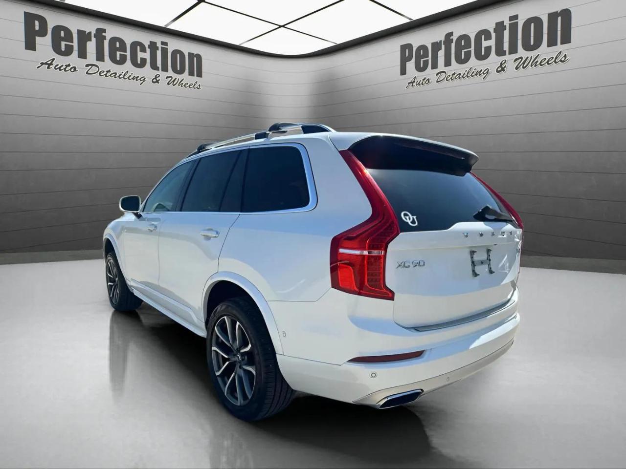 Volvo XC90 T6 - Momentum 4D SUV AWD 2017