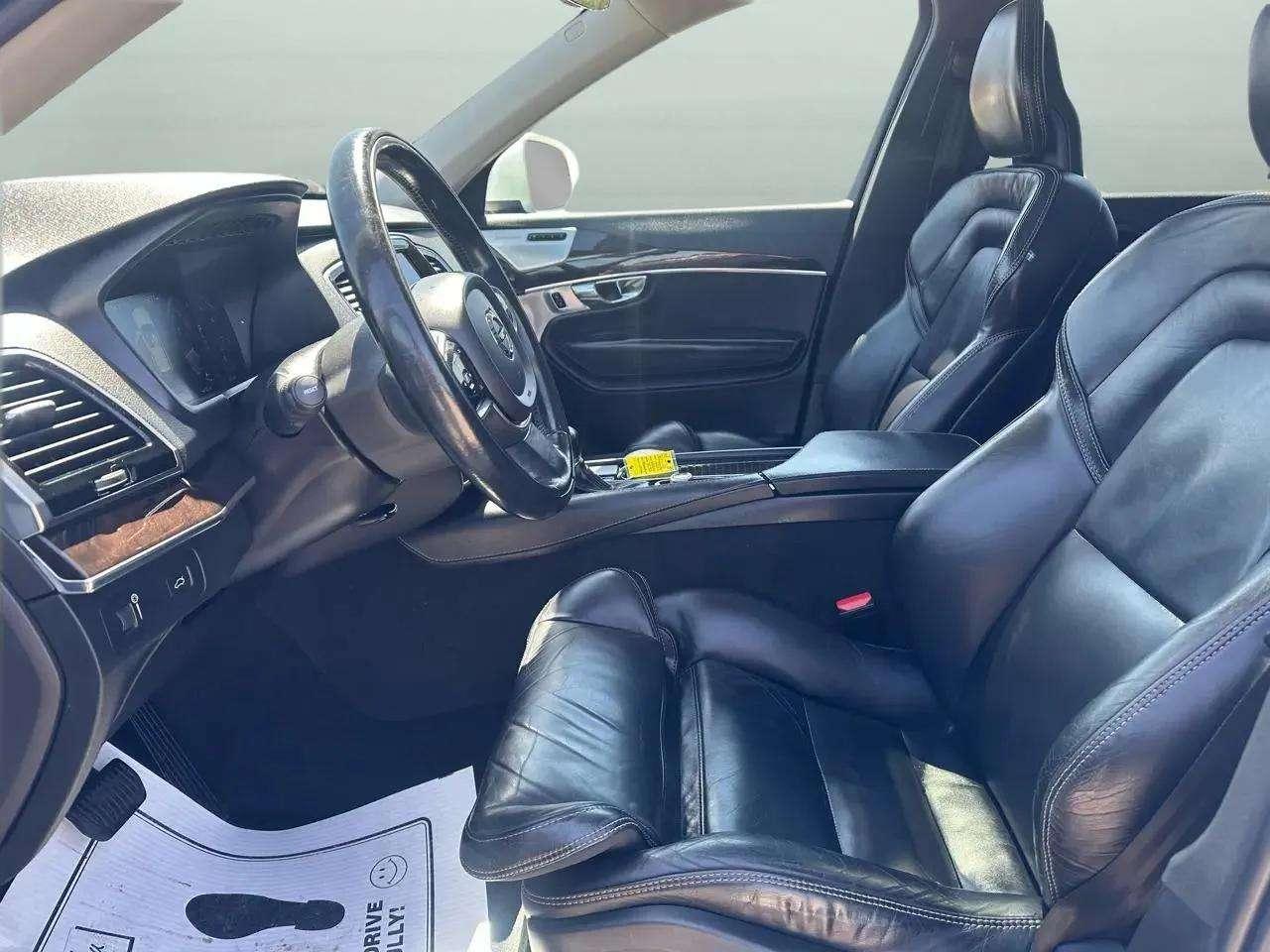 Volvo XC90 T6 - Momentum 4D SUV AWD 2017