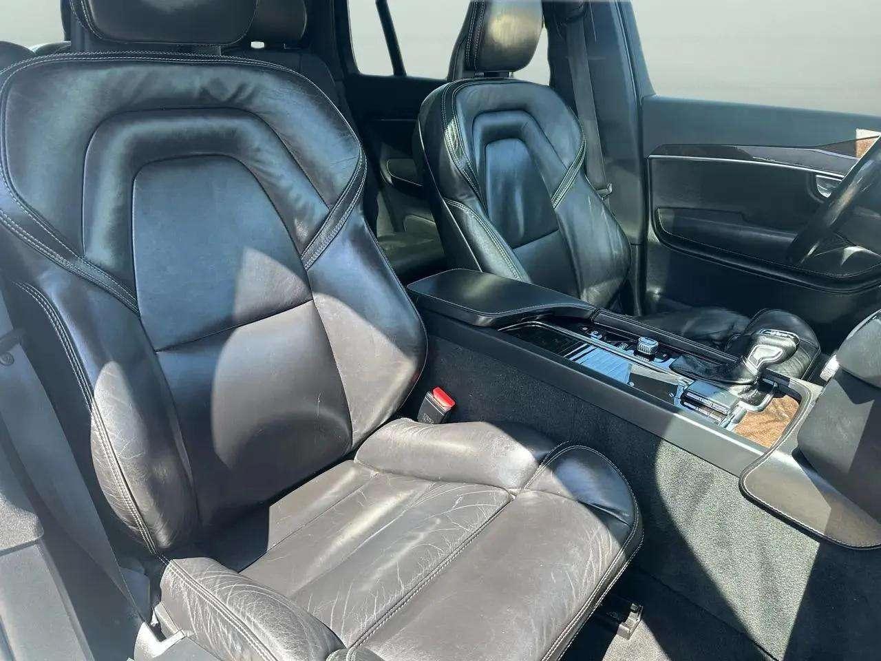 Volvo XC90 T6 - Momentum 4D SUV AWD 2017