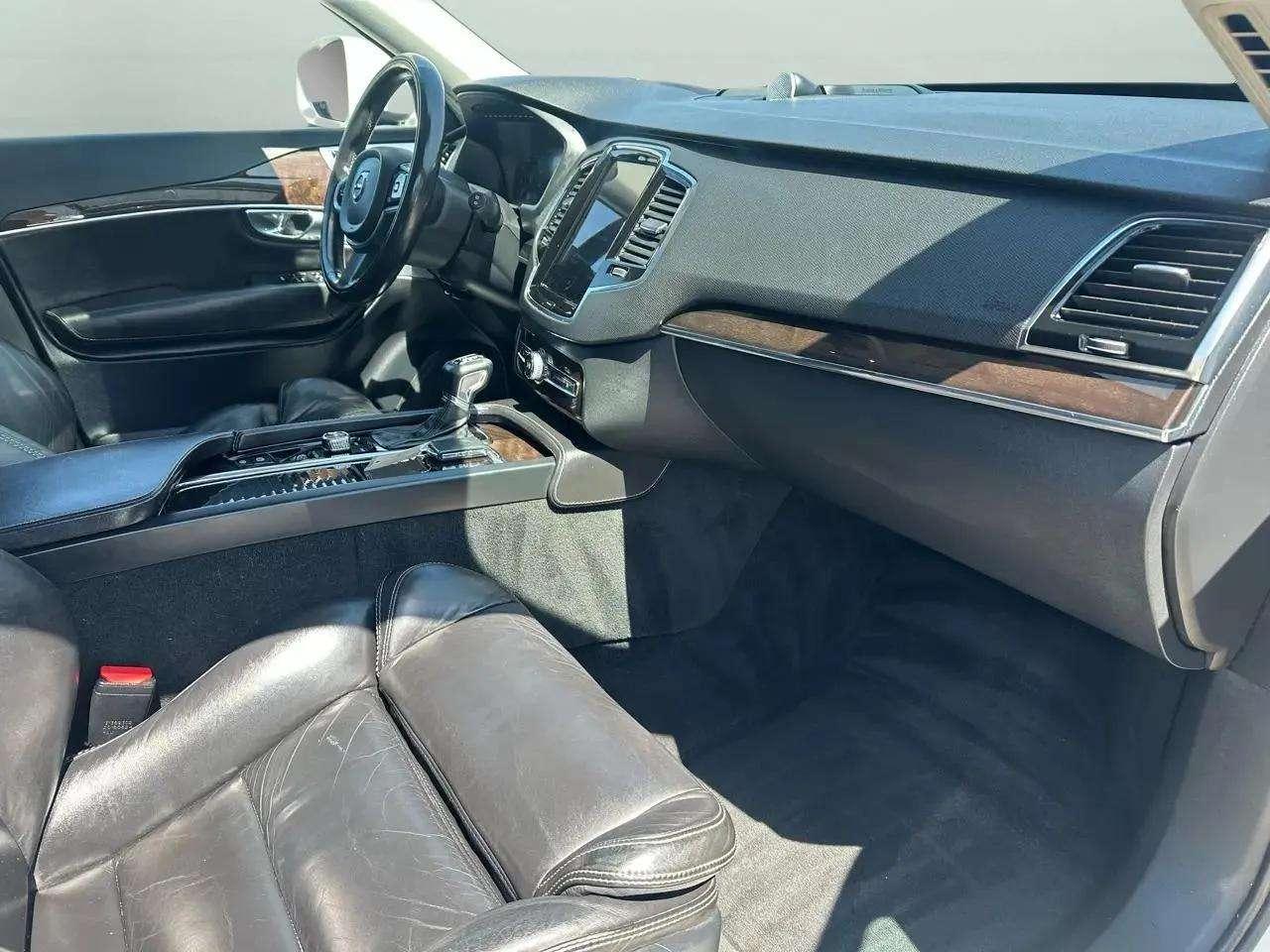 Volvo XC90 T6 - Momentum 4D SUV AWD 2017