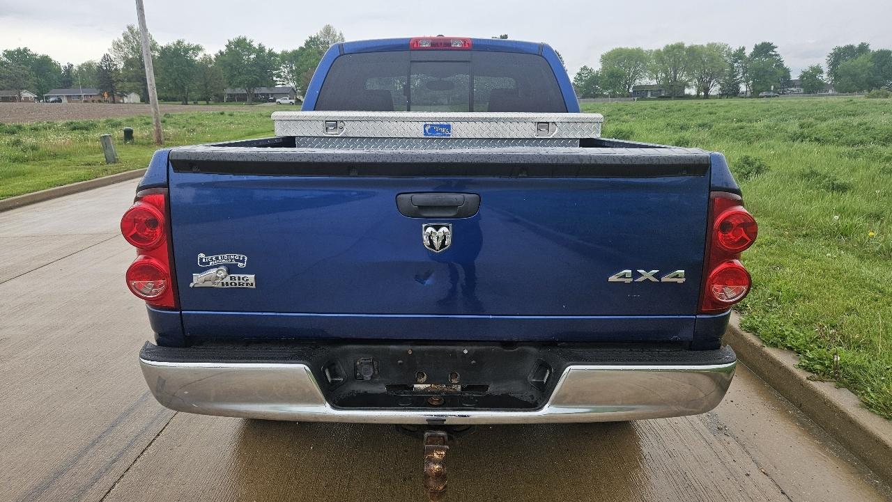 Dodge Ram 1500 4WD Quad Cab 140.5" SLT 2008