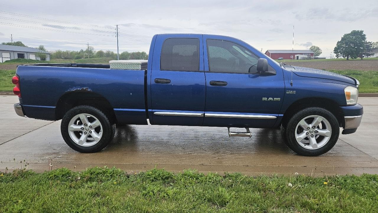 Dodge Ram 1500 4WD Quad Cab 140.5" SLT 2008