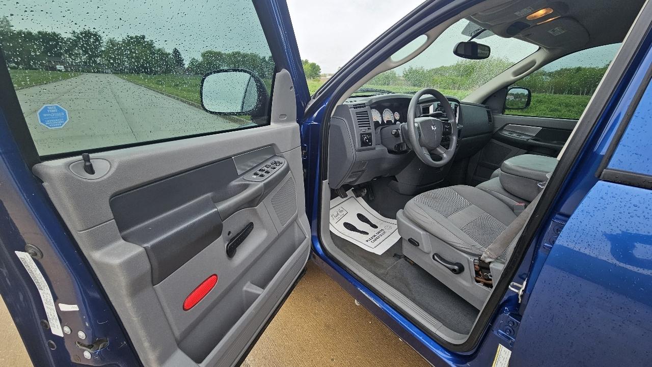 Dodge Ram 1500 4WD Quad Cab 140.5" SLT 2008