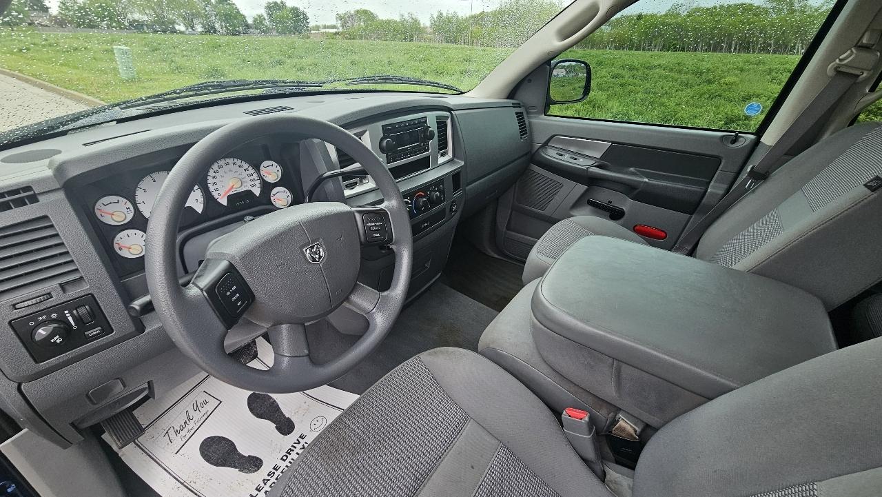 Dodge Ram 1500 4WD Quad Cab 140.5" SLT 2008