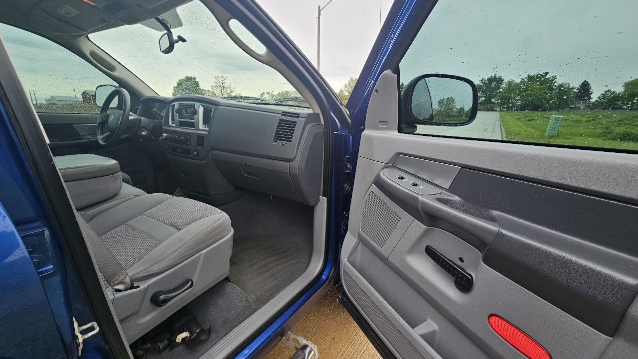 Dodge Ram 1500 4WD Quad Cab 140.5" SLT 2008