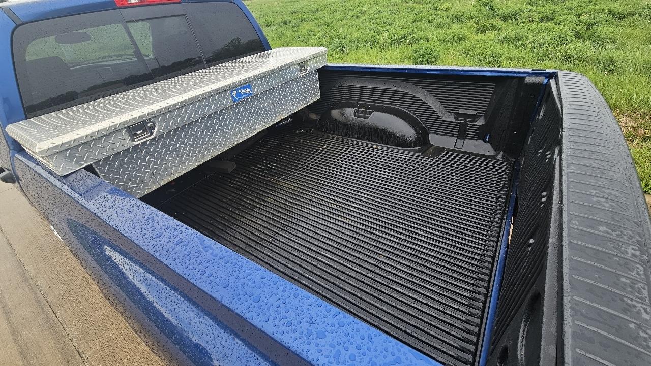 Dodge Ram 1500 4WD Quad Cab 140.5" SLT 2008