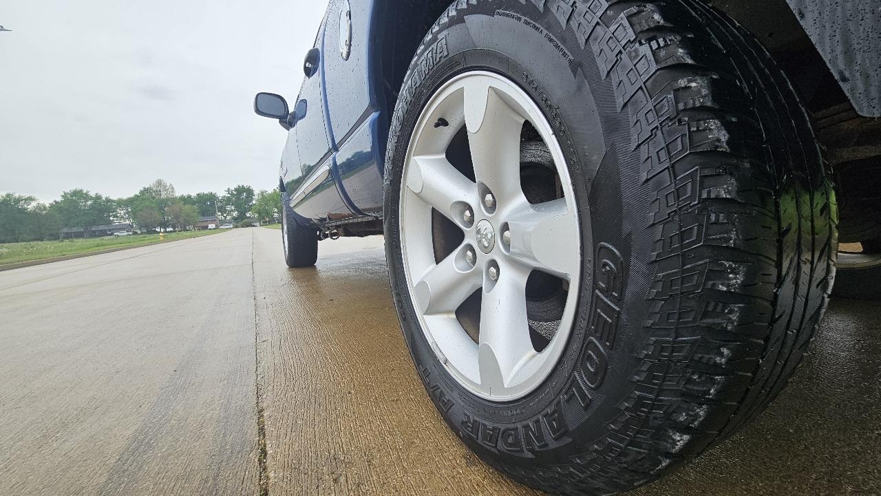 Dodge Ram 1500 4WD Quad Cab 140.5" SLT 2008