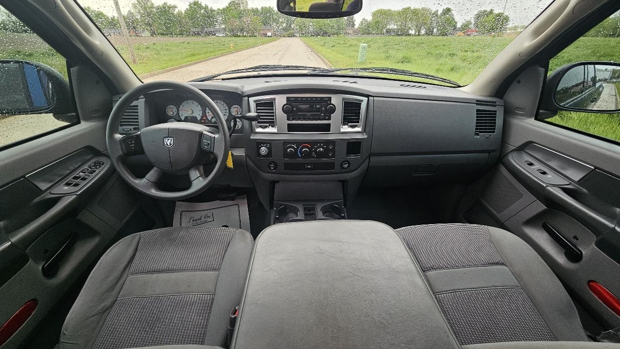 Dodge Ram 1500 4WD Quad Cab 140.5" SLT 2008