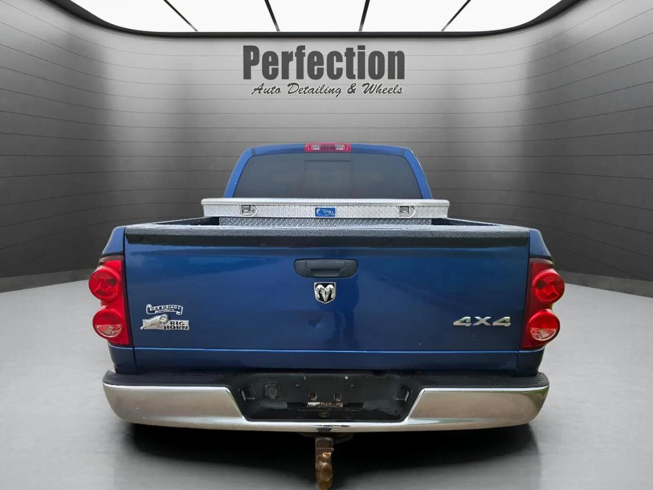 Dodge Ram 1500 4WD Quad Cab 140.5" SLT 2008