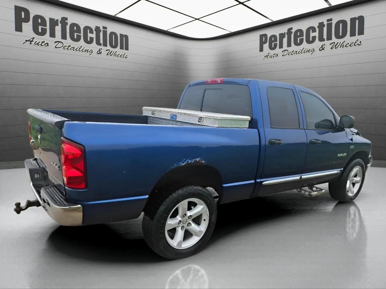 Dodge Ram 1500 4WD Quad Cab 140.5" SLT 2008
