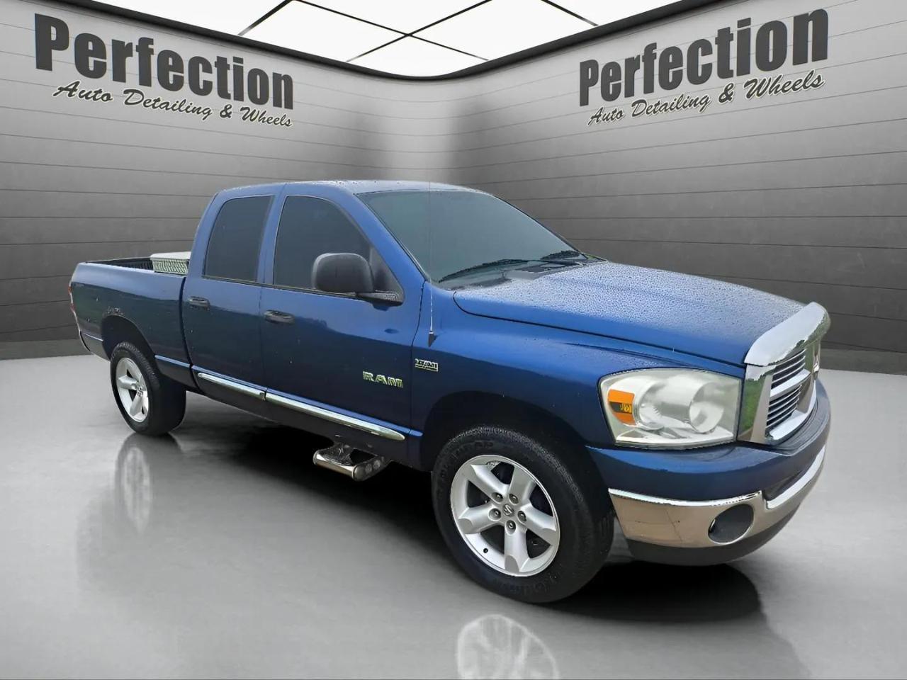 Dodge Ram 1500 4WD Quad Cab 140.5" SLT 2008