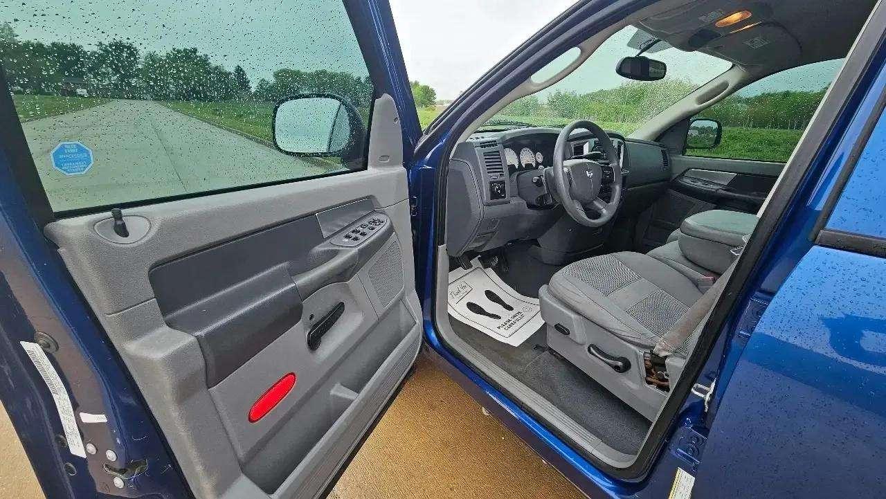 Dodge Ram 1500 4WD Quad Cab 140.5" SLT 2008