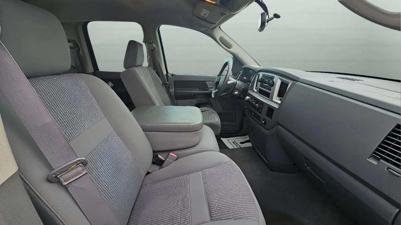 Dodge Ram 1500 4WD Quad Cab 140.5" SLT 2008