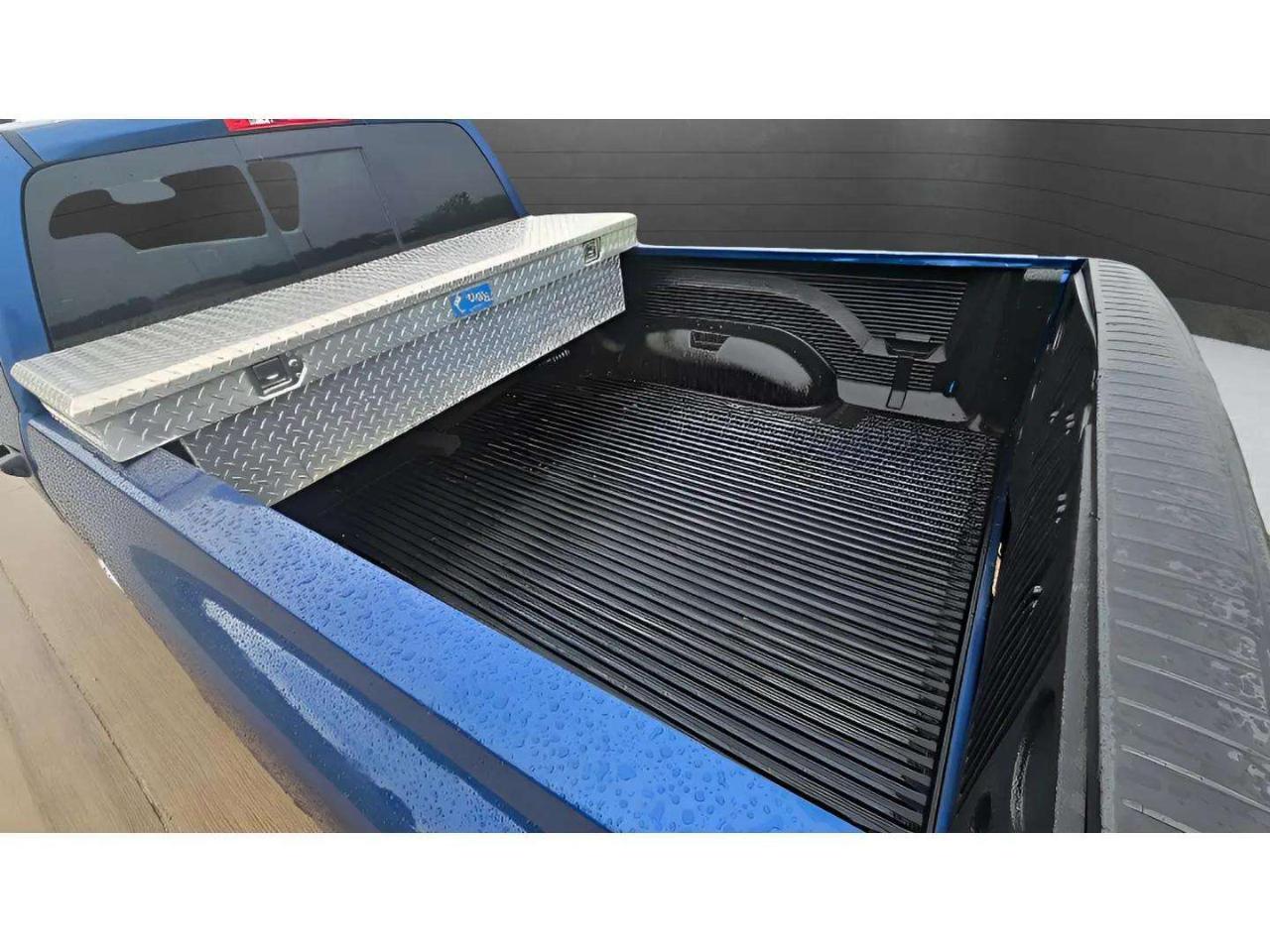 Dodge Ram 1500 4WD Quad Cab 140.5" SLT 2008