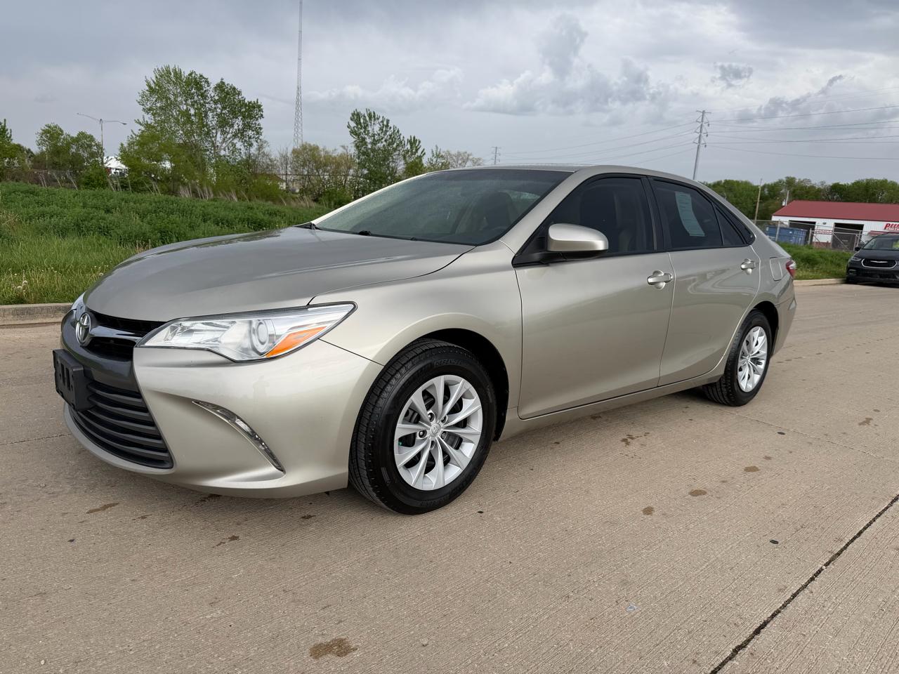 Toyota Camry 4dr Sdn I4 Auto XLE (Natl) 2015