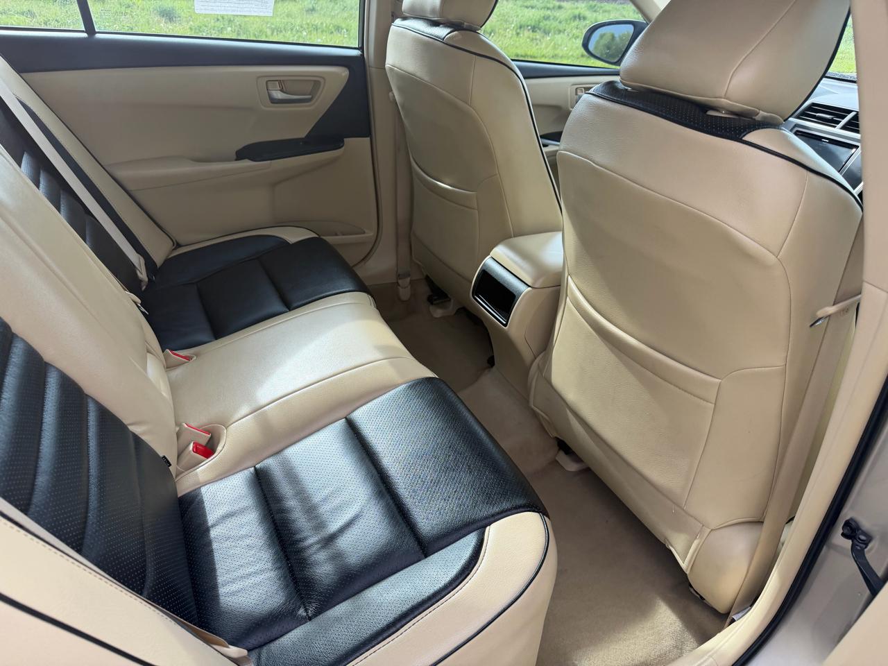 Toyota Camry 4dr Sdn I4 Auto XLE (Natl) 2015