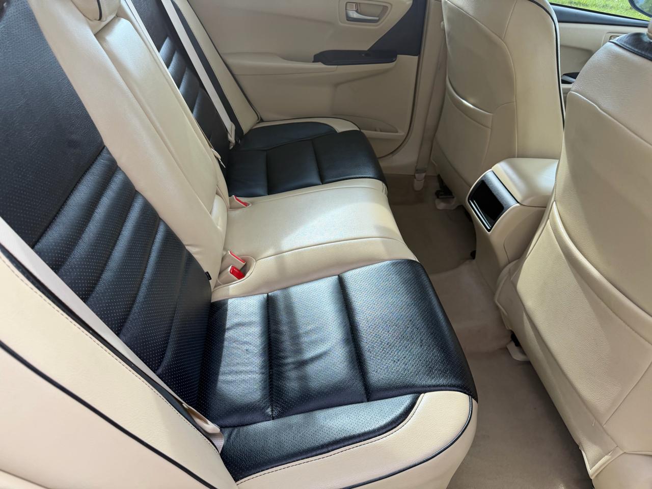 Toyota Camry 4dr Sdn I4 Auto XLE (Natl) 2015