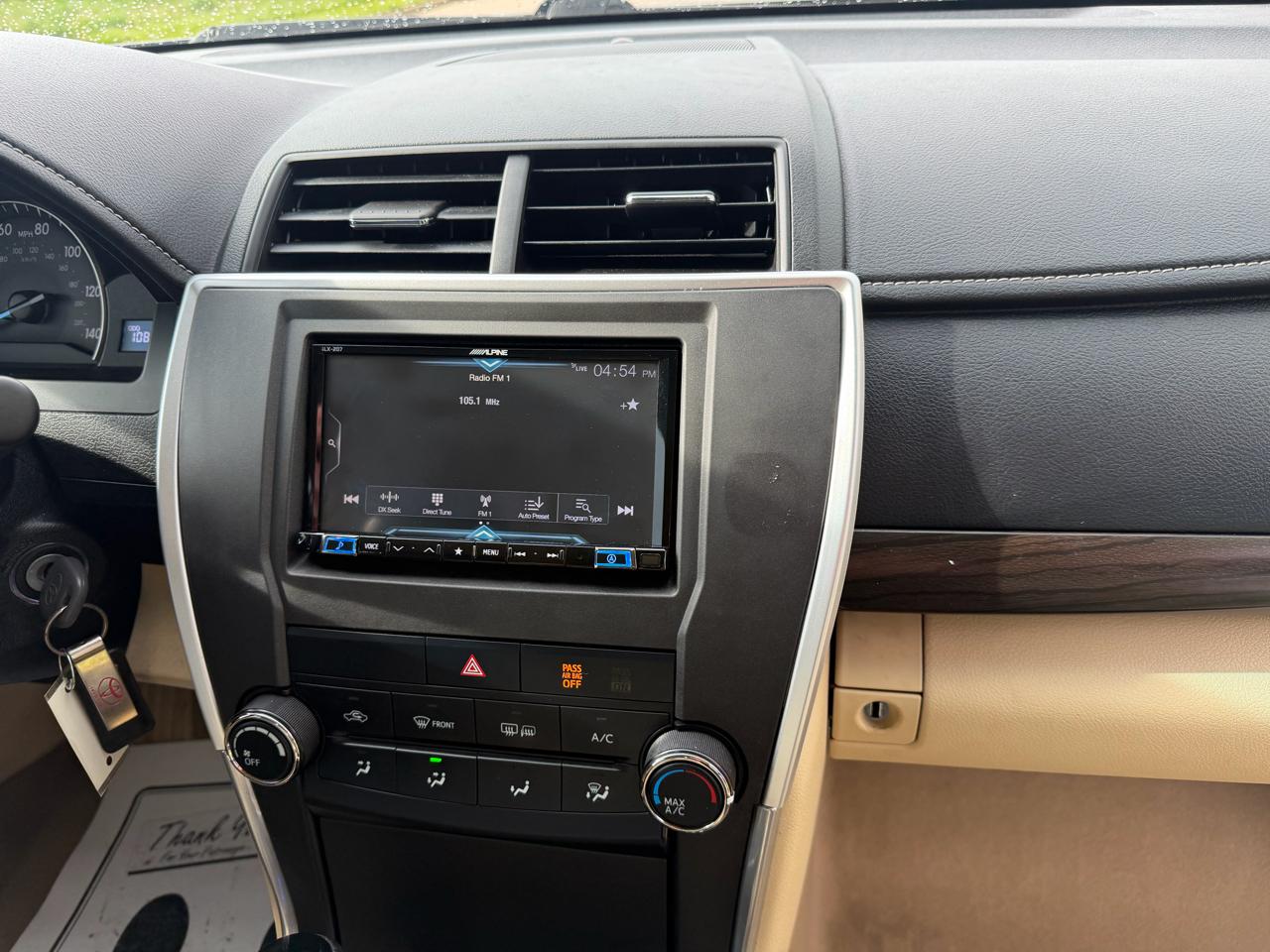 Toyota Camry 4dr Sdn I4 Auto XLE (Natl) 2015