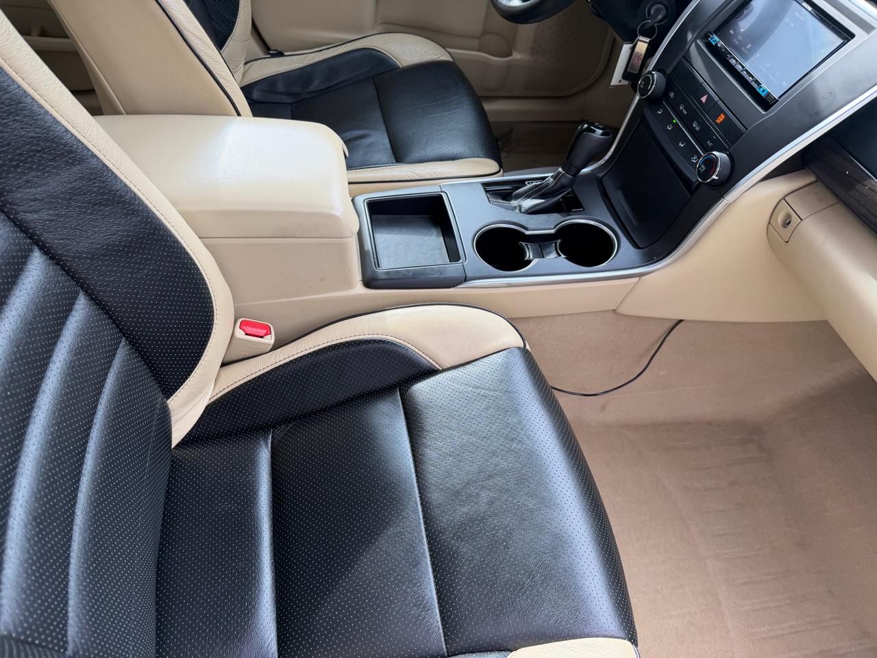 Toyota Camry 4dr Sdn I4 Auto XLE (Natl) 2015