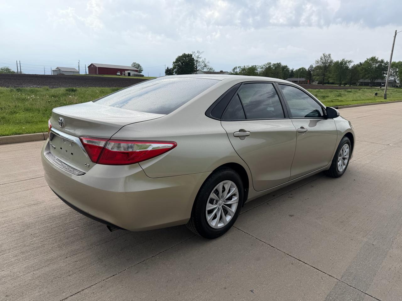 Toyota Camry 4dr Sdn I4 Auto XLE (Natl) 2015