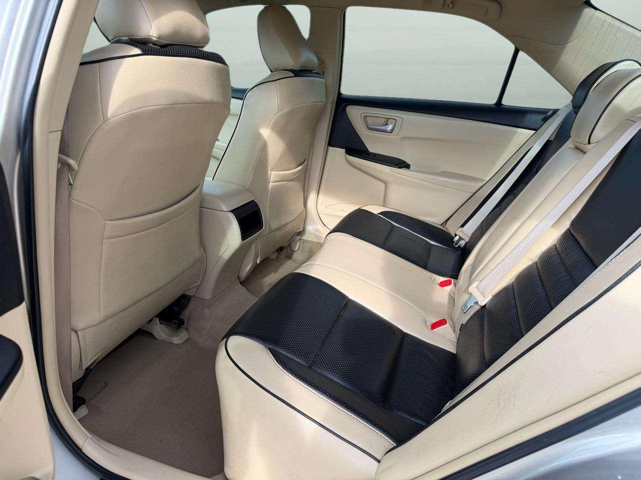 Toyota Camry 4dr Sdn I4 Auto XLE (Natl) 2015