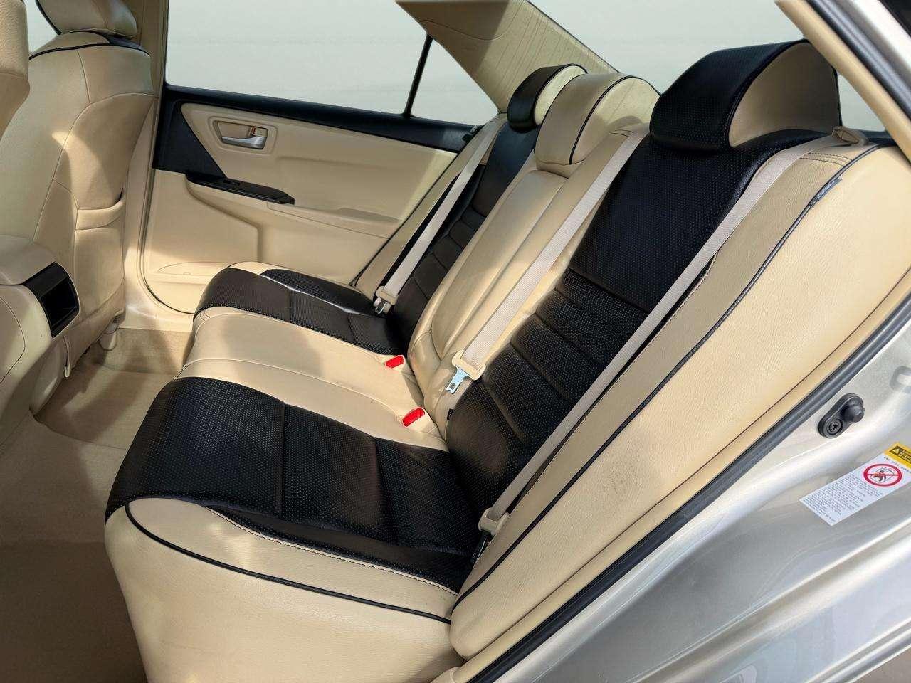 Toyota Camry 4dr Sdn I4 Auto XLE (Natl) 2015