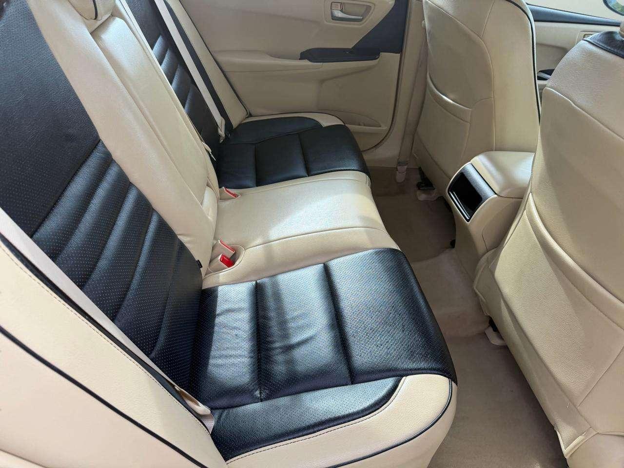 Toyota Camry 4dr Sdn I4 Auto XLE (Natl) 2015