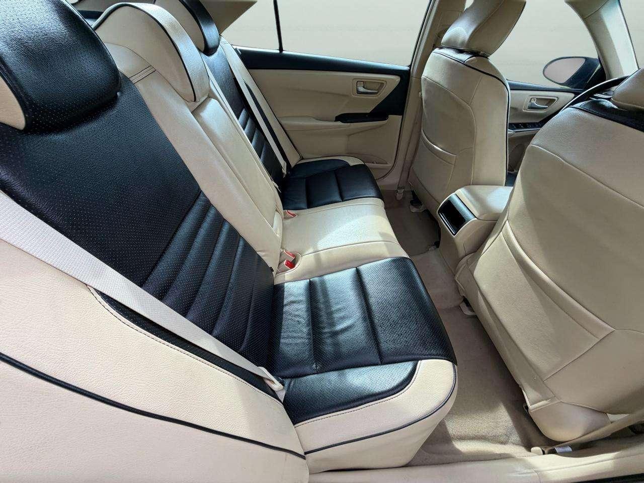 Toyota Camry 4dr Sdn I4 Auto XLE (Natl) 2015