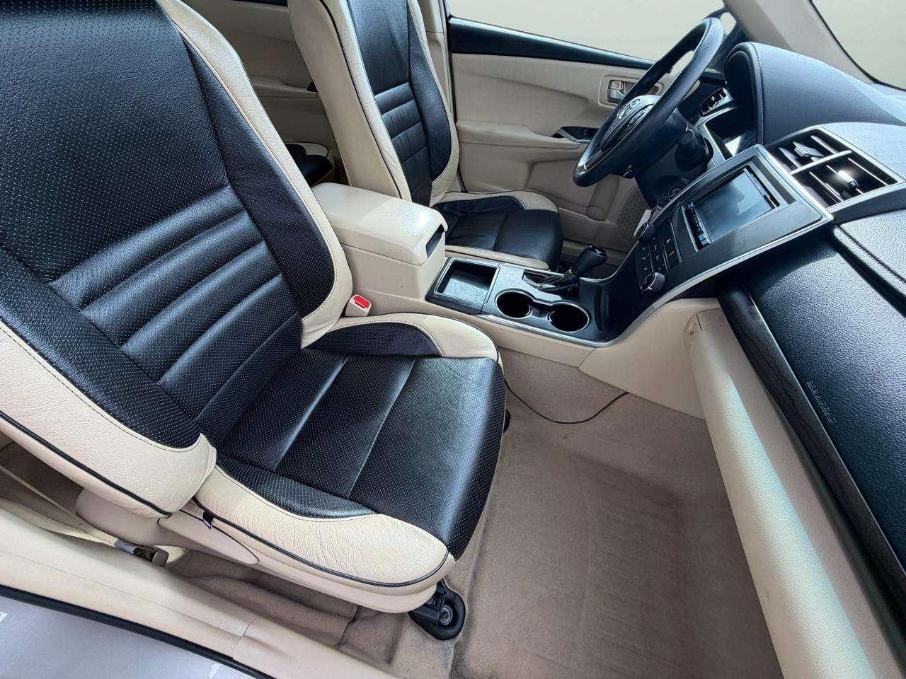 Toyota Camry 4dr Sdn I4 Auto XLE (Natl) 2015