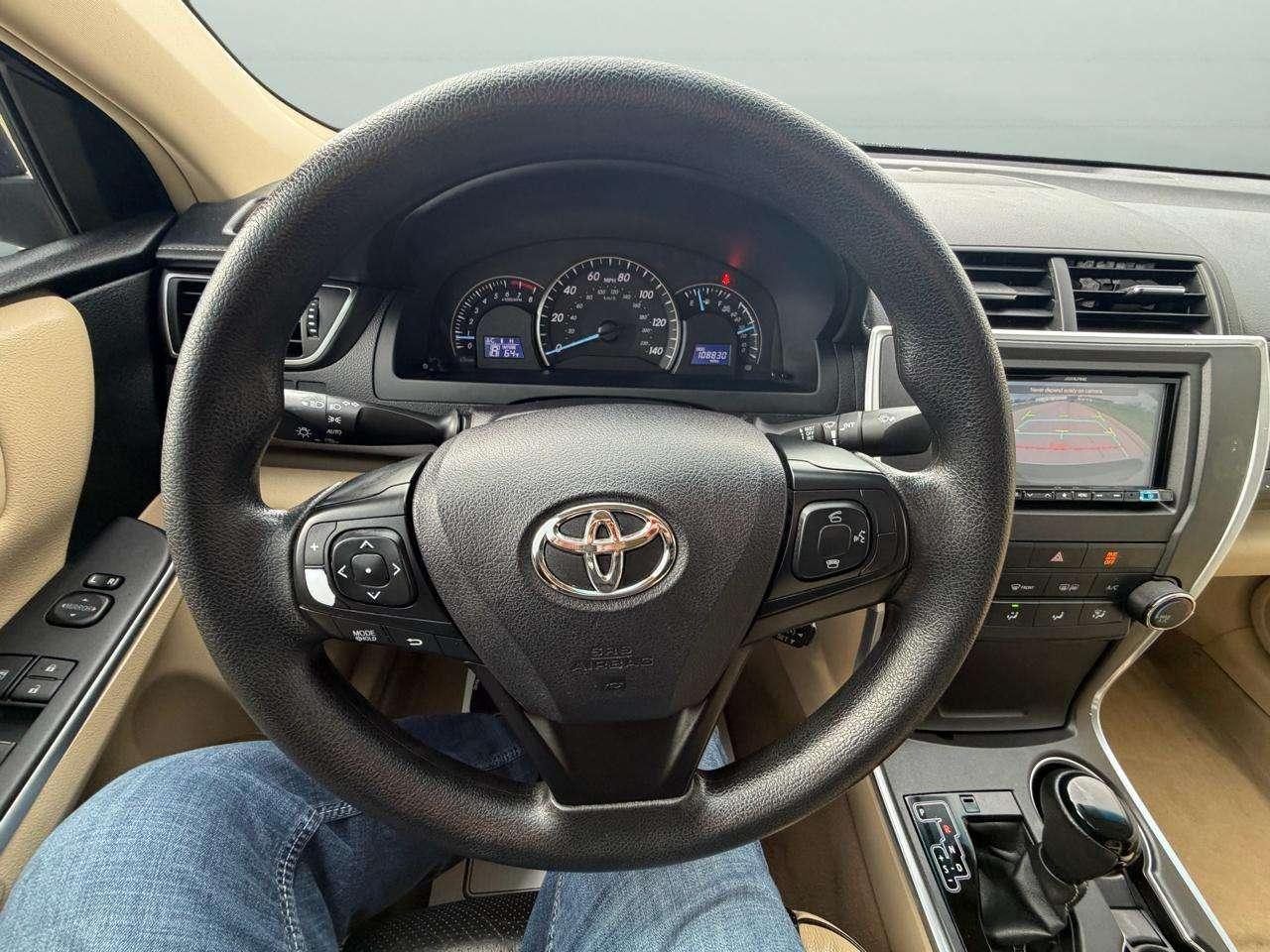 Toyota Camry 4dr Sdn I4 Auto XLE (Natl) 2015