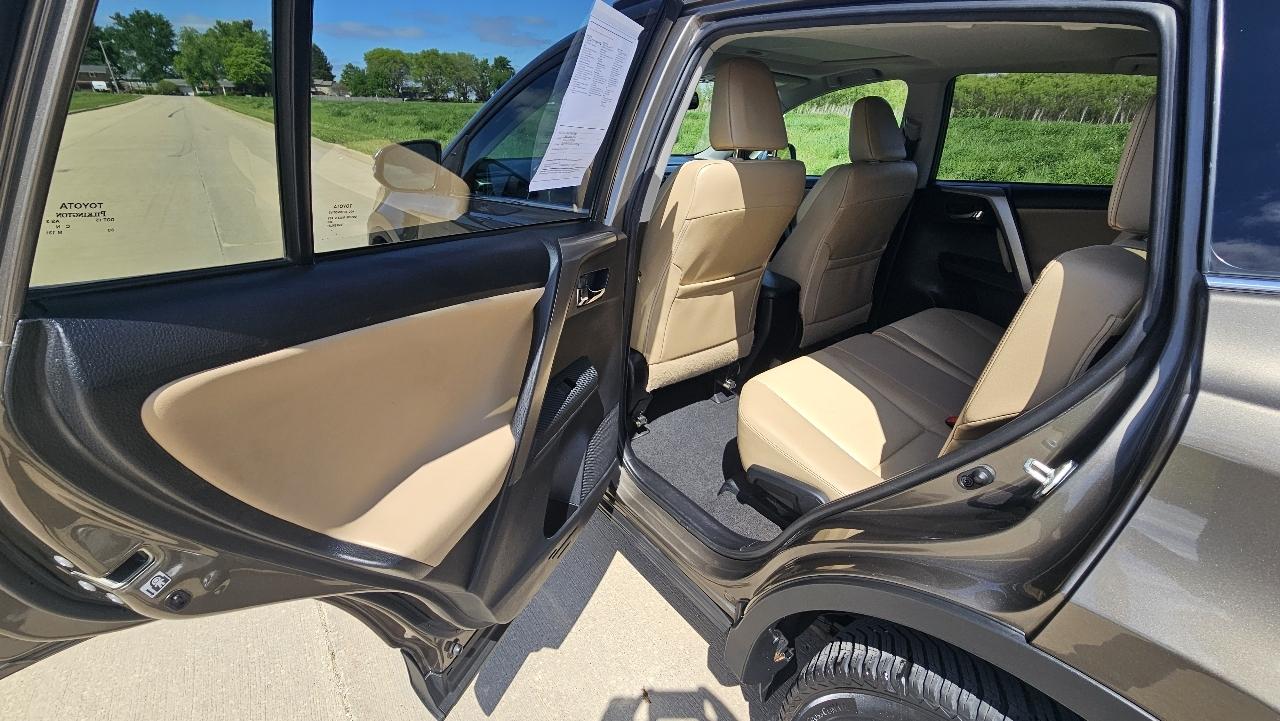 Toyota RAV4 AWD 4dr Limited (Natl) 2015