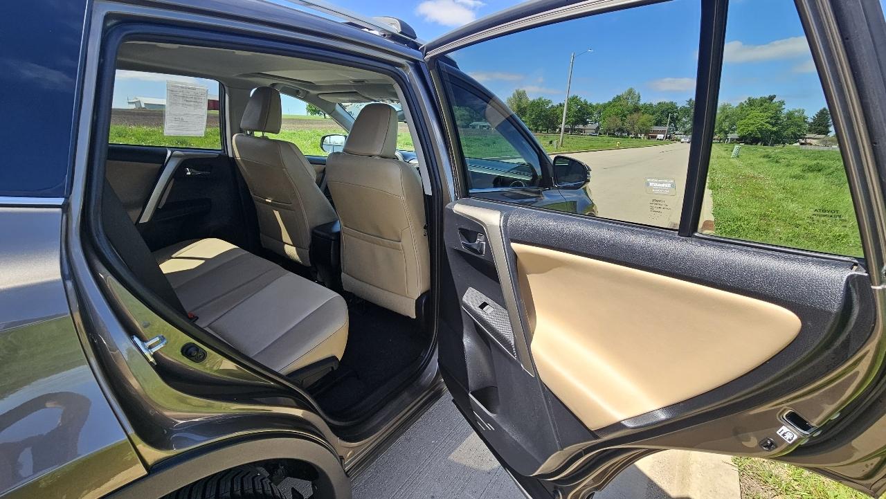 Toyota RAV4 AWD 4dr Limited (Natl) 2015