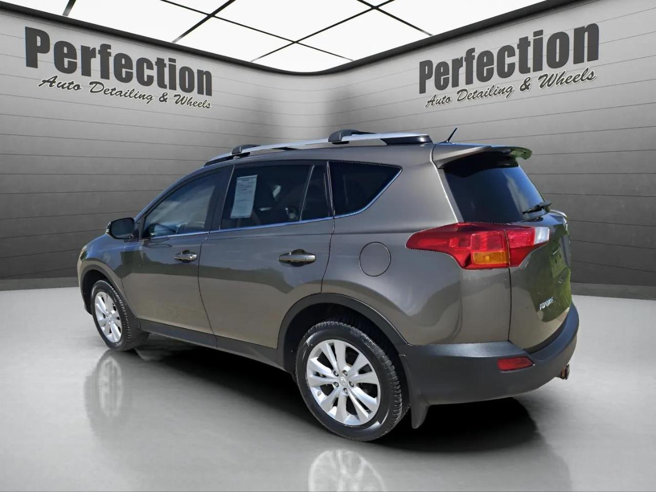 Toyota RAV4 AWD 4dr Limited (Natl) 2015