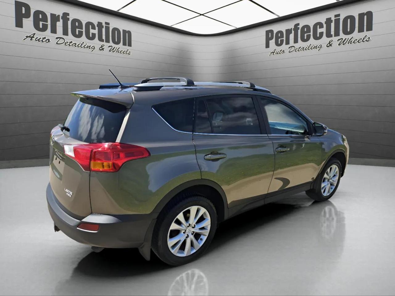 Toyota RAV4 AWD 4dr Limited (Natl) 2015