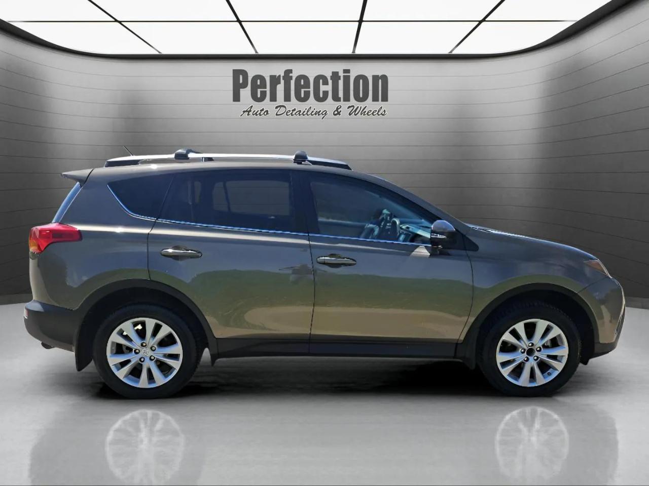 Toyota RAV4 AWD 4dr Limited (Natl) 2015