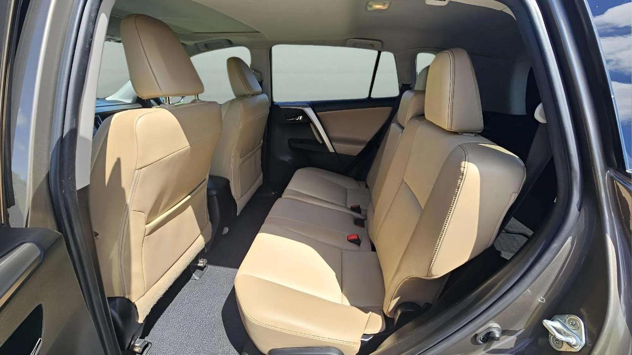 Toyota RAV4 AWD 4dr Limited (Natl) 2015