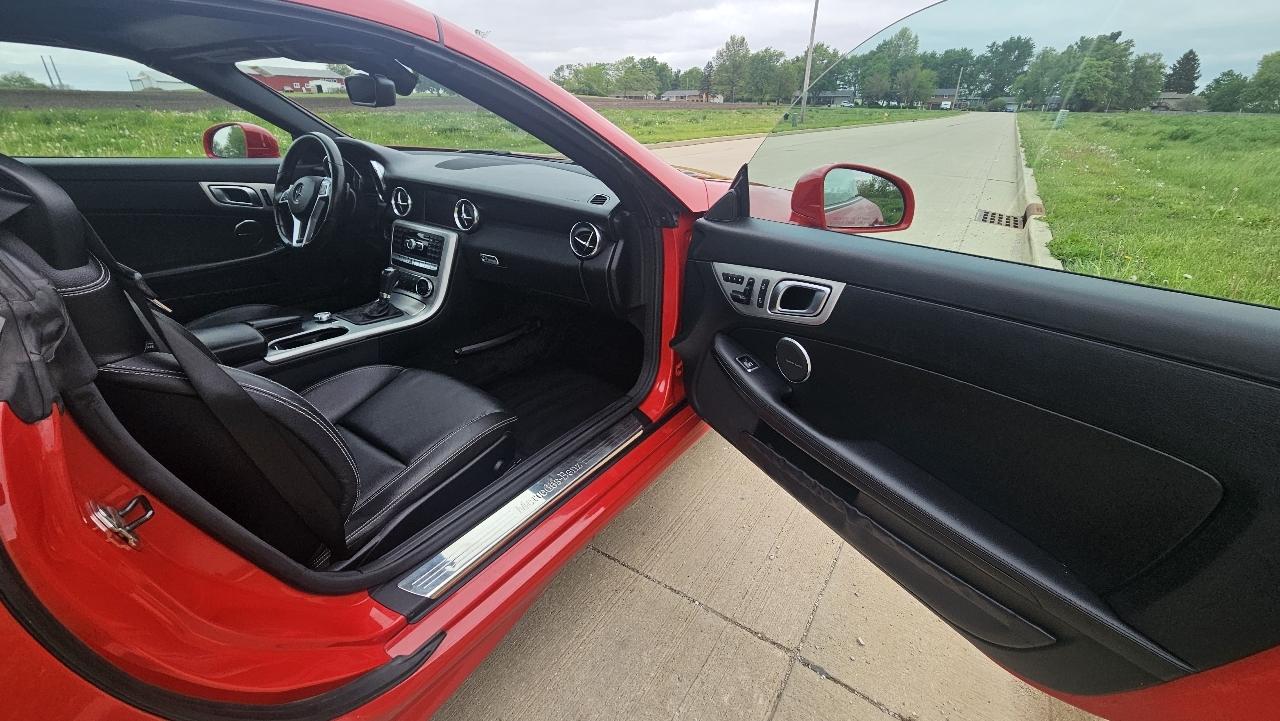Mercedes-Benz SLK-Class 2dr Roadster SLK 250 2012