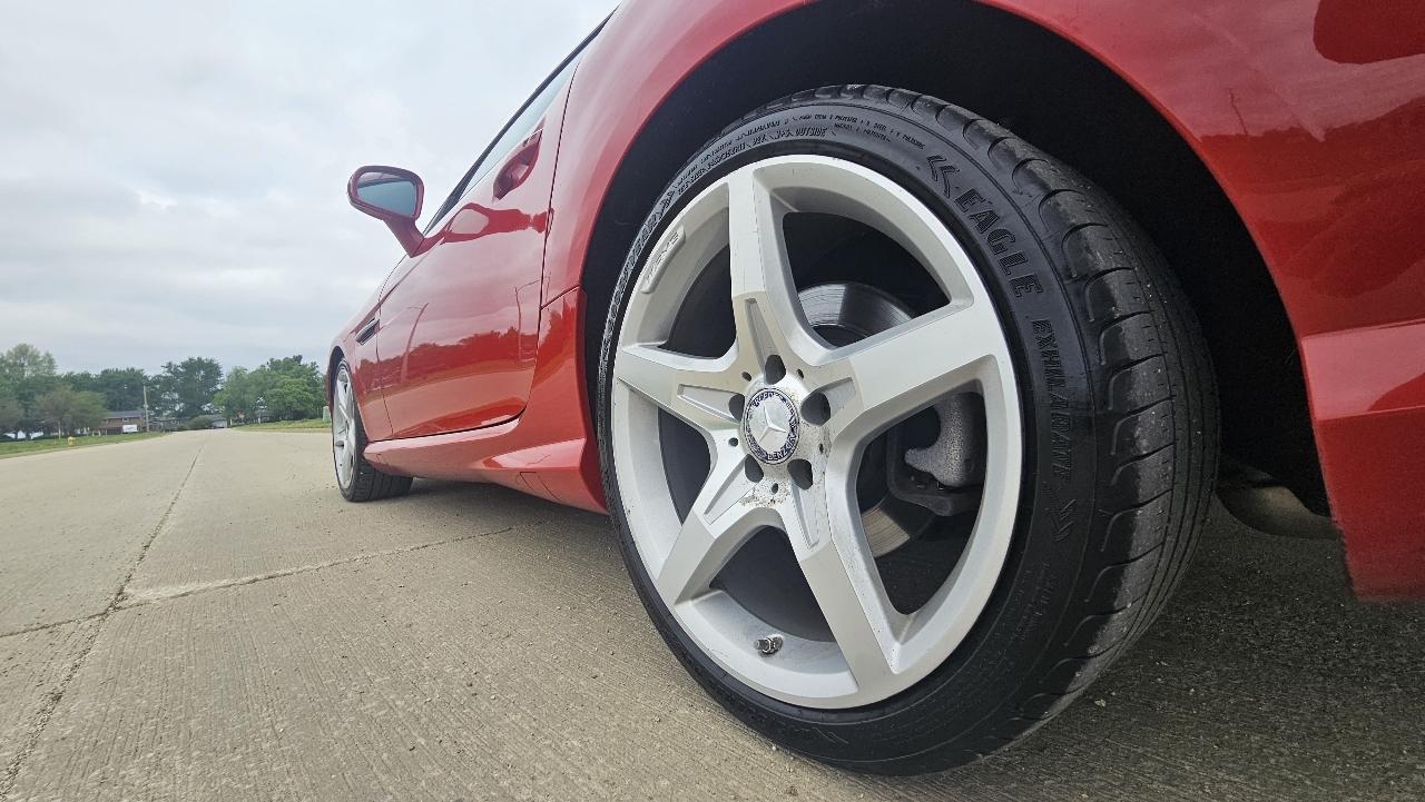 Mercedes-Benz SLK-Class 2dr Roadster SLK 250 2012