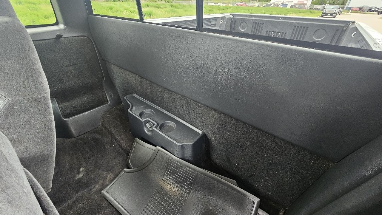 Chevrolet S-10 Ext Cab 123" WB LS 2001