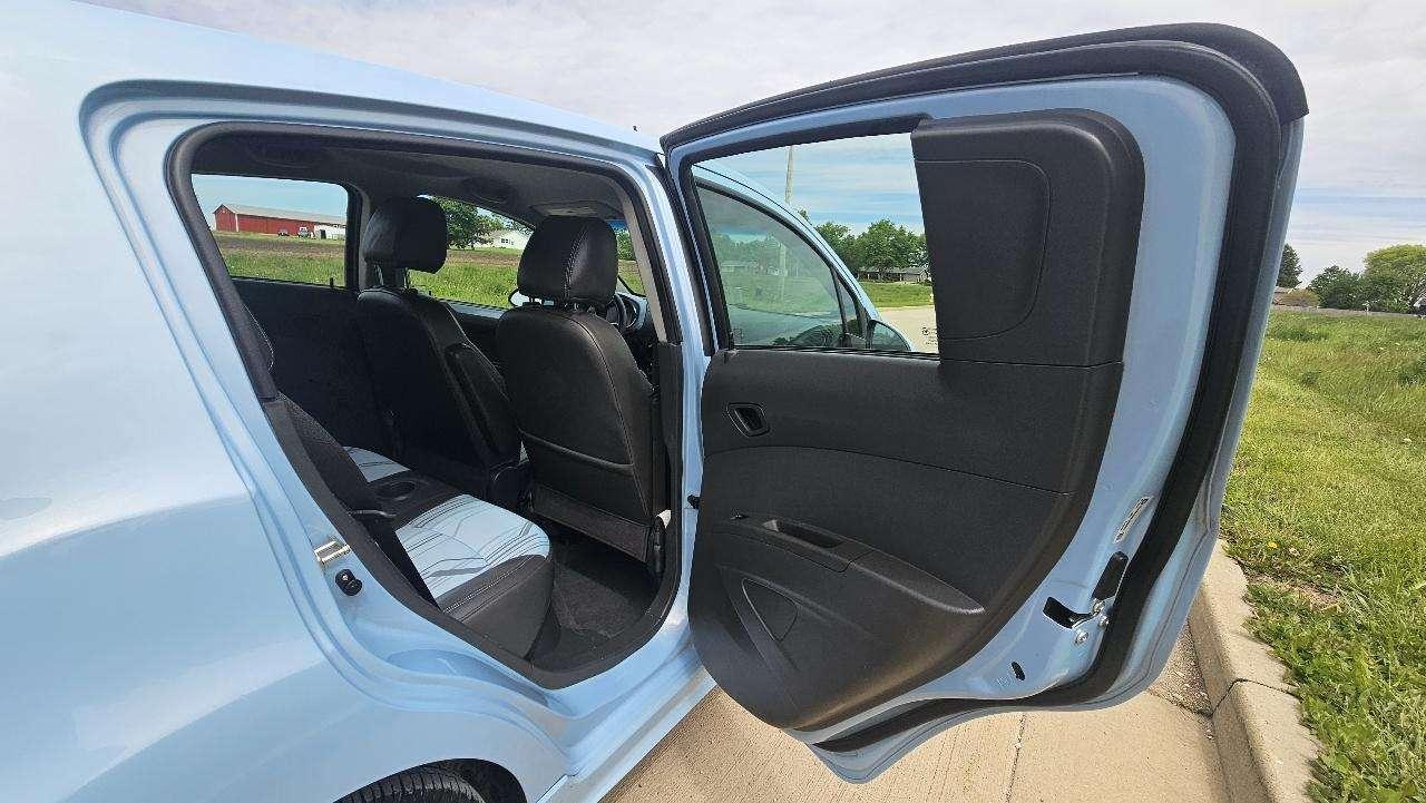 Chevrolet Spark EV 5dr HB LT w/1SA 2014