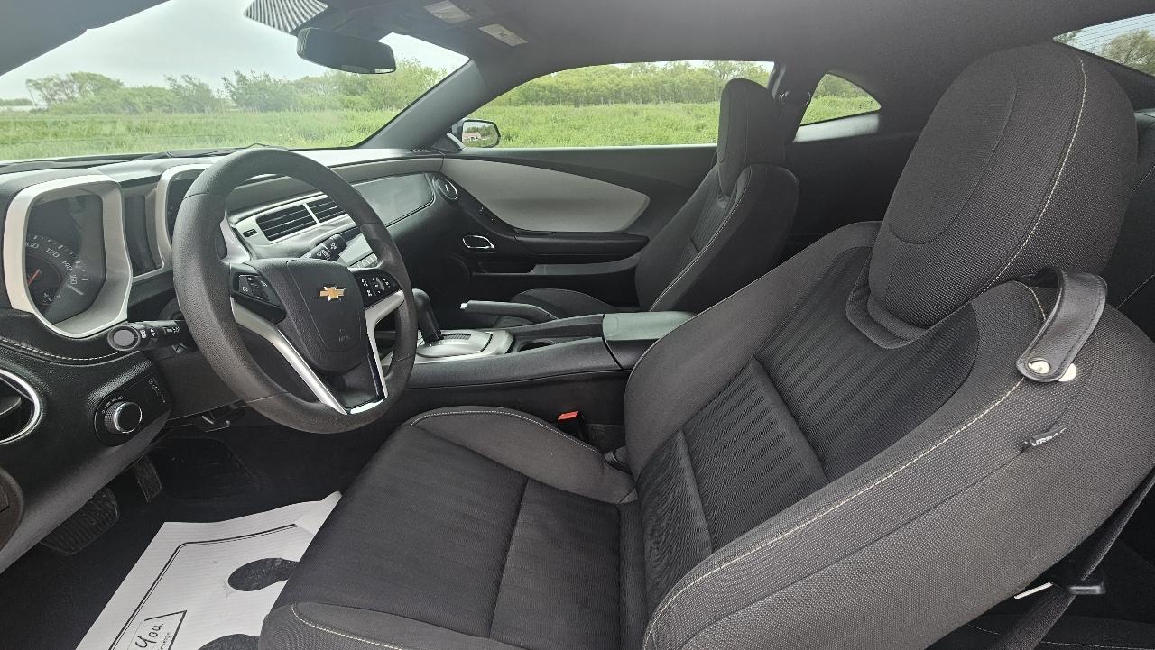 Chevrolet Camaro 2dr Cpe LS w/2LS 2015