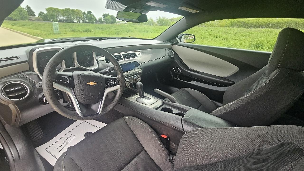 Chevrolet Camaro 2dr Cpe LS w/2LS 2015