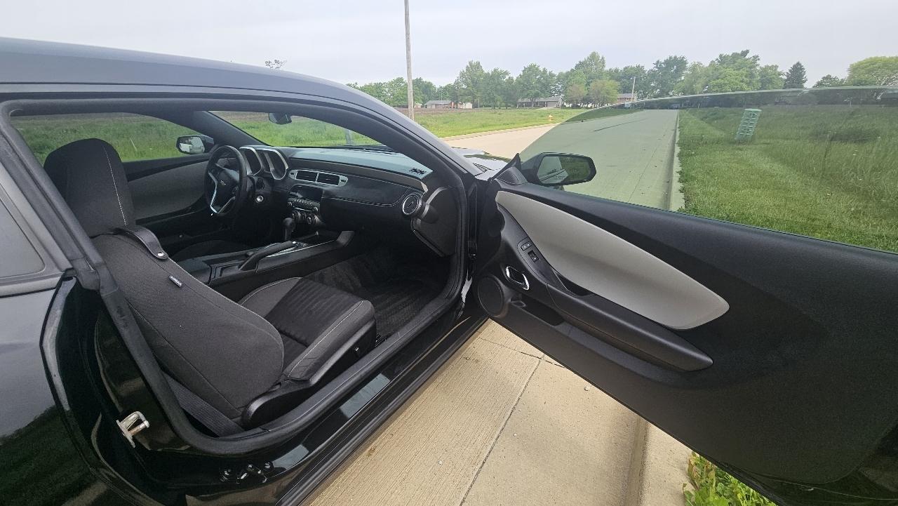 Chevrolet Camaro 2dr Cpe LS w/2LS 2015